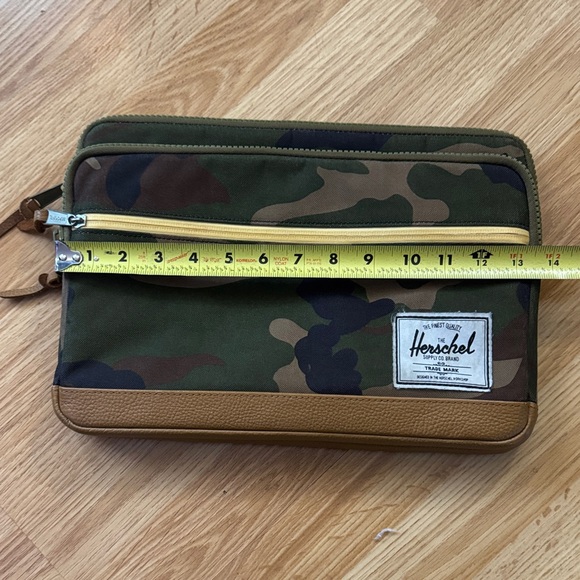 Herschel 16” Laptop Bag ✨ - Picture 10 of 11
